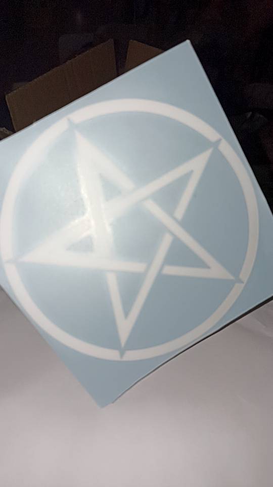 Naklejka PENTAGRAM na auto, motor Sticky Studio