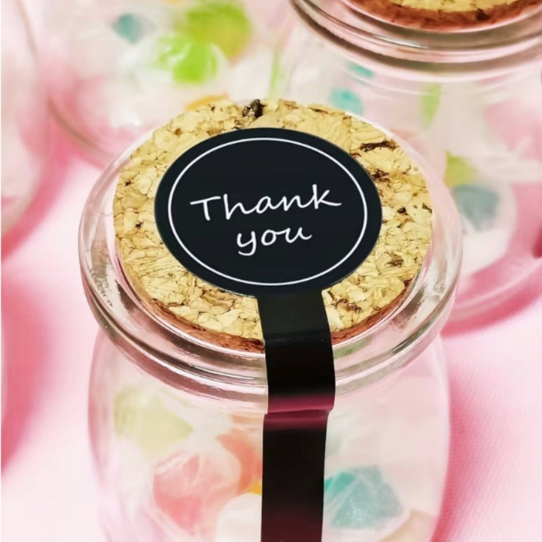 Naklejki plombowe „Dziękuję” – drobny gest, wielkie znaczenie dla Twojej marki