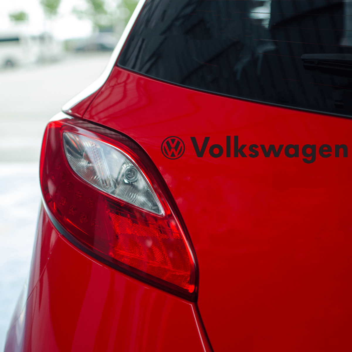 Naklejka VOLKSWAGEN na auto samochód WYTRZYMAŁA FOLIA SAMOCHODOWA 10 cm